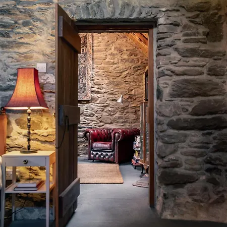 Traditional Style Thatched In Сasa de vacaciones