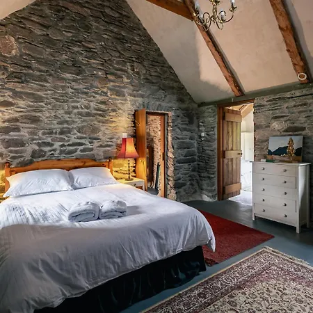 Traditional Style Thatched In Kenmare