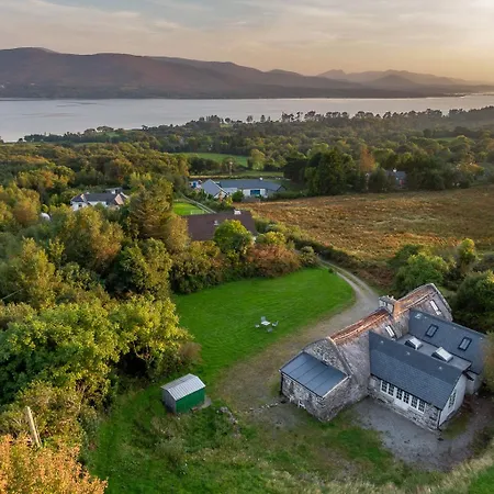 Hébergement de vacances Traditional Style Thatched In *