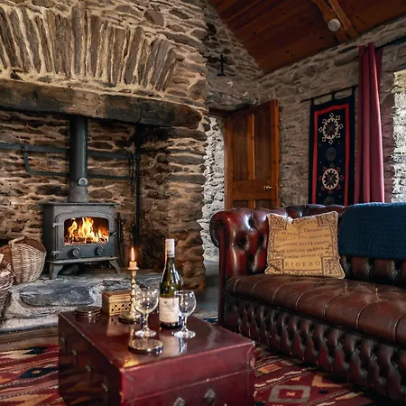 Traditional Style Thatched In Holiday home Kenmare