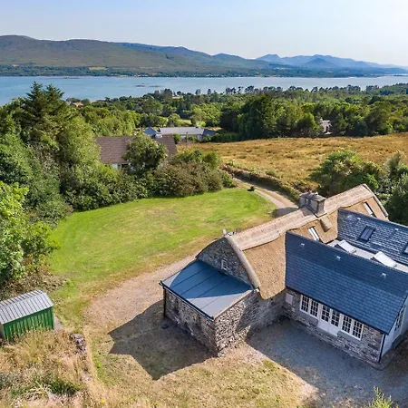 Traditional Style Thatched In Holiday home Kenmare