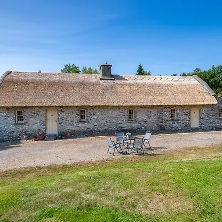 Traditional Style Thatched In Kenmare