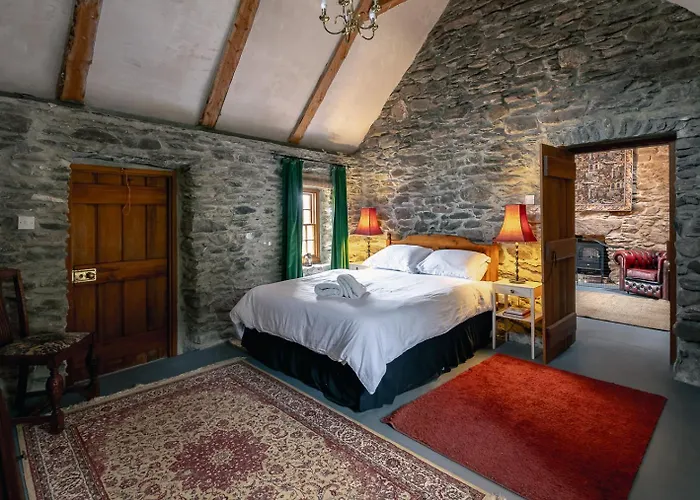 Traditional Style Thatched In 펜션 켄마어