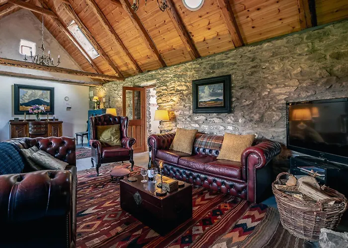 펜션 Traditional Style Thatched In 켄마어